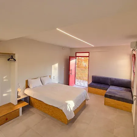 Ktima Lomvardia Loggos